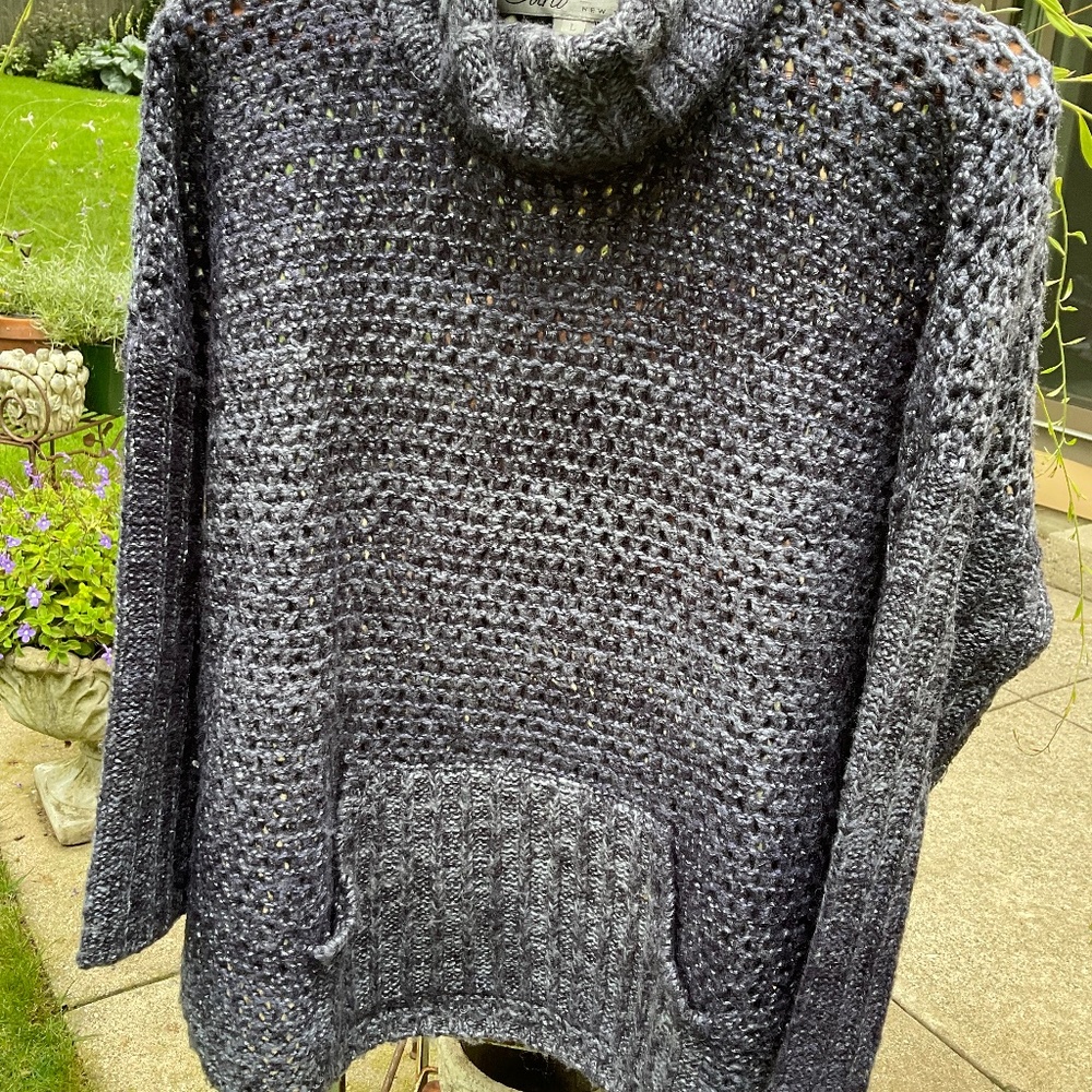 Curio open weave navy & gray turtleneck sweater.  Size L